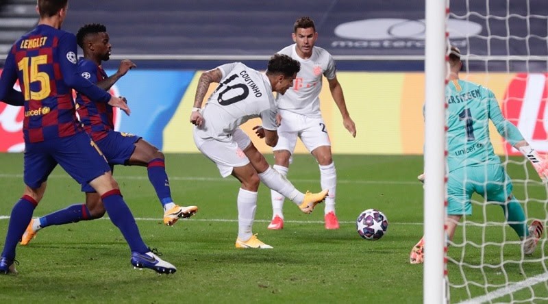 b&oacute;ng đ&aacute; đ&ecirc;m khuya